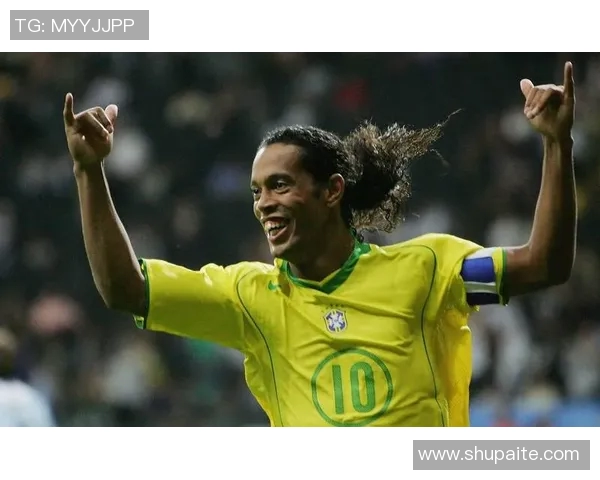 足球明星11号现役球员的辉煌历程与赛场表现分析