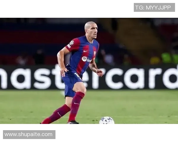 足球明星腰伤事件引发的职业生涯危机与未来发展探讨 足球明星腰伤事件引发的职业生涯危机与未来发展探讨