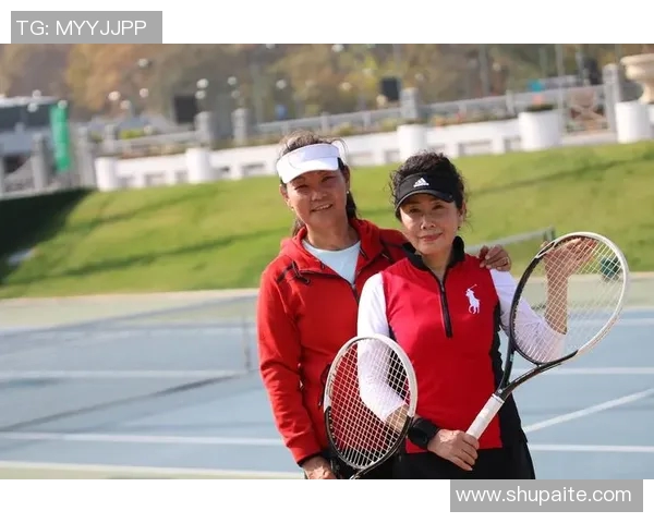 南京与武汉网球队赛后复盘团队协作的成功与不足分析